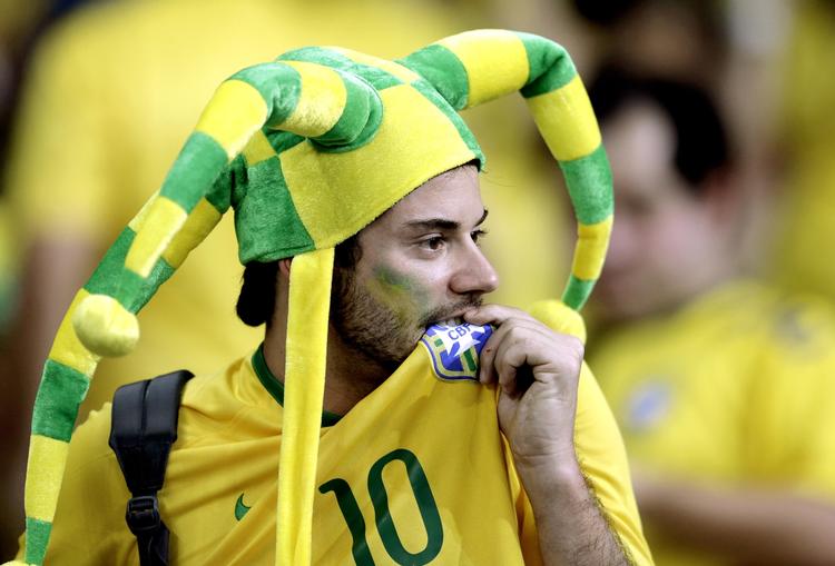 Sjældent har en narrehat været mere på sin plads. 