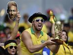 Taber. Brasilianske fans er vant til at se deres landshold vinde. Det sydamerikanske land har således vundet VM-trofæet fem gange. Mod Tyskland manglede de dog megastjernen Neymar, som flere fans medbragte i papudgave til kampen. 