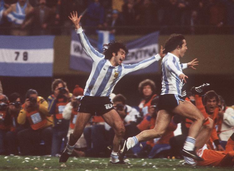 FINALE. Mario Kempes var helten i 1978, da han scorede et af de afgørende mål i VM-finalen i 1978 mellem Argentina og Holland. 