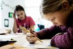 lektier. Udenlands-dansker, bosat i Tyskland, peger på at en fordelene ved den tyske heldagsskole er, at lektierne bliver lavet i skoletiden. 