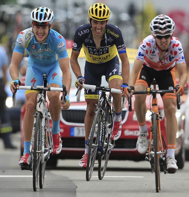 FAVORITTER. Jakob Fuglsang (tv) er lige nu nummer to i Tour de France. Alberto Contador (midten) er mere end to minutter efter. 