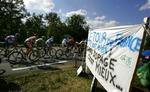 Doping. Under touren i 2007 var opsat et skilt: Tour de France er god! Uden doping er den bedre. 