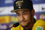Skadet. Neymar brækkede en ryghvirvel, da han fik et knæ i ryggen i kampen mod Colombia i kvartfinalen. 