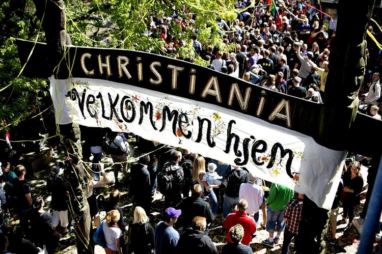 REAKTION. En ungdomspolitikers skriveri om fristaden Christiania udløste flere trusler. Nu er en kvinde tiltalt i sagen. 