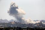 Angreb. Endnu et israelsk raketangreb har ramt må i Gazastriben. Flere end 120 palæstinensere er nu blevet dræbt af de israelske angreb, siger palæstinenserne. 