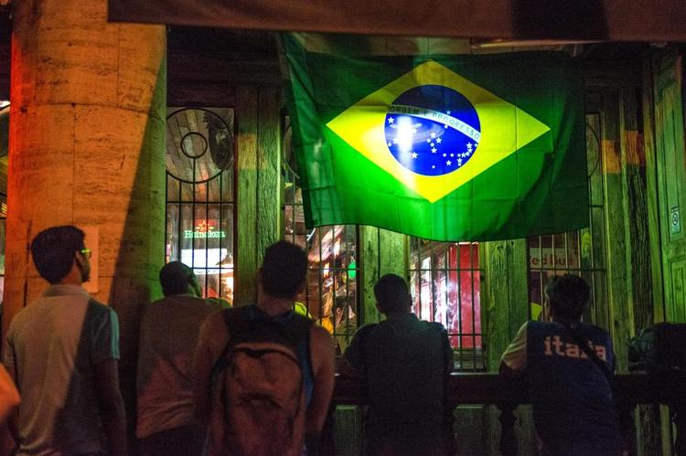 Brazil Blues. Det forsmædelige 1-7-nederlag til Tyskland i tirsdags har fået VM-feberen til at falde i Fodboldens Land. 