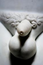 Ståsted. Kroppen og kønnet er blevet tidens feterede hovedpersoner ikke bare inden for litteraturen, men også i teatret og på film. Her er det Thorvaldsens skulptur 'Jason med det gyldne skind', der står model og viser medister. 