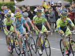 Holdarbejde. Saxo Tinkoff forcerede voldsomt på stigningerne på 8. etape af Tour de France. 