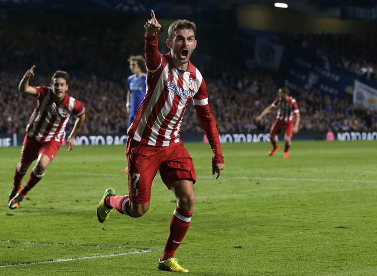 Jobskifte. Atleticos Adrian Lopez fejrer sit mål i Champions League-semifinalen mod Chelsea. Nu skifter han til Porto. 