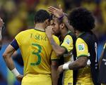 NEDERLAG. »Jeg ved ikke, hvad jeg skal sige. Det er en forfærdelig følelse«, siger midtbanespilleren Oscar, mens anfører Thiago Silva følger op. 