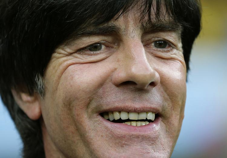 Historisk. Tysklands landstræner Joachim Löw vil skrive historie ved at gøre Tyskland til det første europæiske land, der vinder et VM i Sydamerika. 