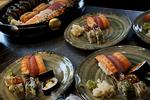 SUSHI. Bestil mad fra hele kloden direkte til døren til aftnenens finalekamp. 