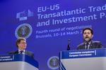 HEMMELIGHEDSFULDE. Den amerikanske chefforhandler, Dan Mullaney (til venstre) mødes i denne uge med EU's chefforhandler Ignacio Garcia Bercero i den sjette forhandlingsrunde om frihandelsaftalen mellem EU og USA. 