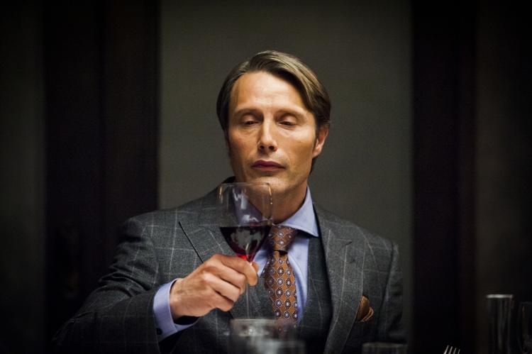 SNÆVERT. Seertallene til tv-serien 'Hannibal' med Mads Mikkelsen i hovedrollen er »ikke noget at juble over«, siger forfatter til serien. 
