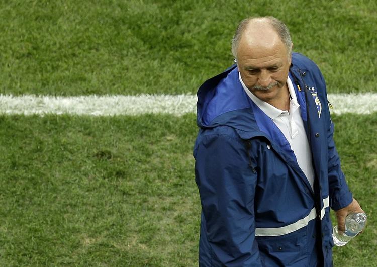 Exit. Luiz Felipe Scolari under bronzekampen mod Holland. Nu trækker den kritiserede brasilianske landstræner sig. 