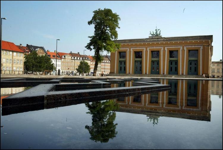 Samling. Borgerrepræsentationen har besluttet at samle fire af Københavns museer i samme organisation med én direktør. Ud over Thorvaldsens Museum drejer det sig om Københavns Museum, Stadsarkivet og Kunsthallen Nikolaj. 