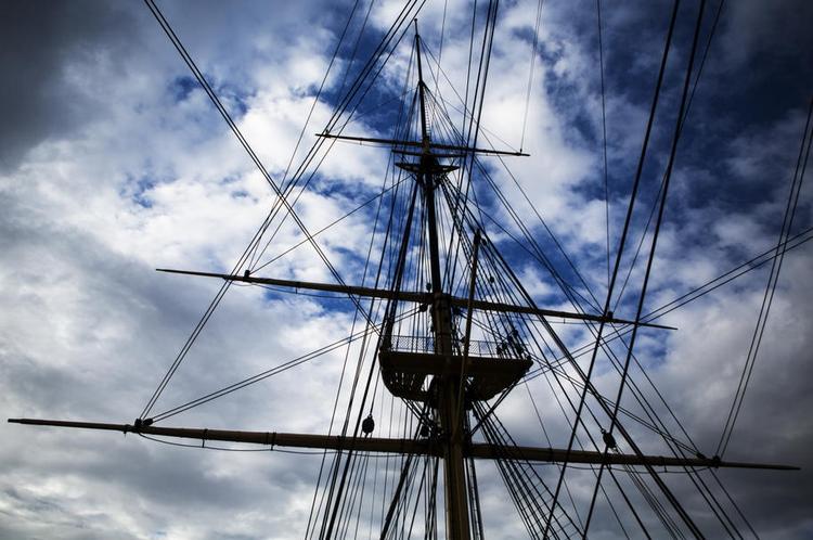 Kulturarv. Fregatten Jylland er ved at falde sammen, og ny penge donation fra A.P. Møller-fond skal redde det historiske skib. 