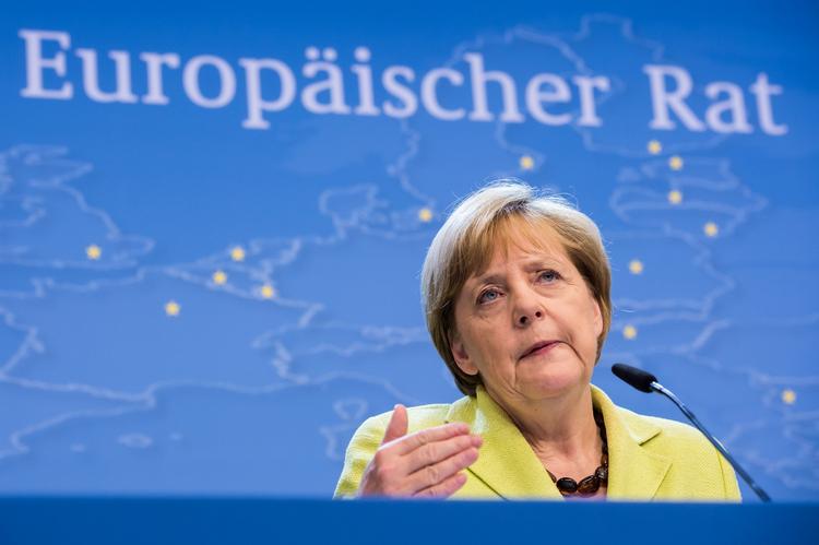 Farveblind. Tysklands kansler Angela Merkel er åben for, at en socialdemokrat kan tage posten som EU-præsident til august. 