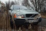 alsidig. Her holder Volvo XC90 sig pænt til rabatten, men den kan begå sig i ganske krævende terræn. 