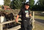 Klar tale. »De andre partier er så utroværdige. Jeg kan godt lide, at DF'erne er meget klare i mælet«, siger Søren Kristensen, der er indehaver af Farm Fun. 