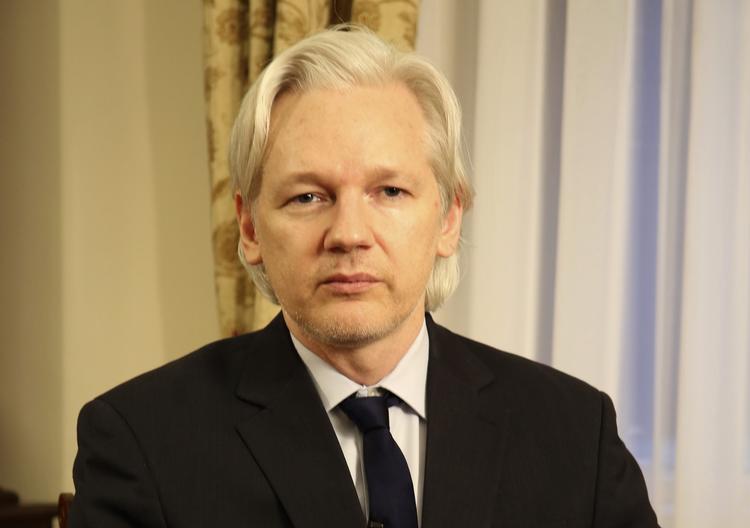 Trusler. Julian Assange og hans advokat Per E. Samuelsson frygter, at WikiLeaks-stifteren kan ende med at blive udleveret til USA. 