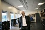 Forfalsket. Rigspolitiets it-chef er blevet offer for en dobbeltgænger på Twitter, der sender »tåbelige« tweets af sted. Hvis legen stopper nu, vil han nøjes med at kalde det drengestreger. 