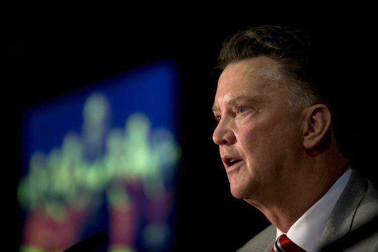 Mestermager. Louis van Gaal har vundet mesterskaber i tre forskellig e lande med fire forskellige klubber. Ajax og AZ i Holland, Barcelona i Spanien og Bayern München i Tyskland. 