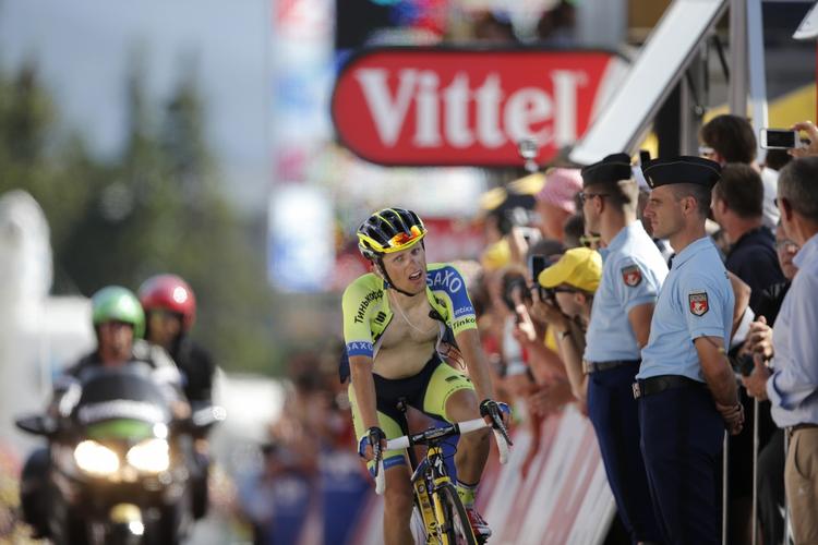 Afløser. Sidste år endte både Alberto Contador og Roman Kreuziger i den samlede top fem i Tour de France. I år er førstnævnte udgået efter styrt, mens sidstnævnte er udelukket grundet dopingmistanke. Dermed ligger ansvaret på blandt andet unge Rafal Majka, der har erfaring fra Giro d'Italia. I går blev han nummer to på etapen efter Vincenzo Nibali, der kører i den gule trøje. 