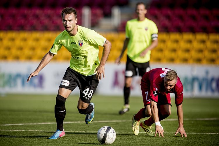 Tomålsskytte. Offensivspilleren Uffe Bech blev helten for FC Nordsjælland, der i går vandt årets superligapremiere mod FC Vestsjælland med 3-2. 
