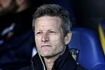 Bundkamp. SønderjyskEs cheftræner, Lars Søndergaard, er indstillet på at kæmpe for livet i landets bedste række endnu engang. 