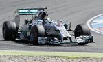 Uheld. Mercedes-køreren Lewis Hamilton kørte galt ved dagens kvalifikation til morgendagens løb på Hockenheim. Han er sendt til en lægeundersøgelse for at finde ud af, om han har fået en hjernerystelse. 