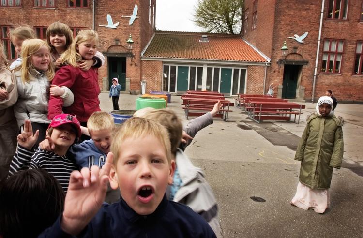 cool? Skoleelevernes formand mener ikke, at det hjælper barnet, når forældre sniger sig ind i skolegården uden om gårdvagten og antaster andre elever for at beskytte deres eget. 