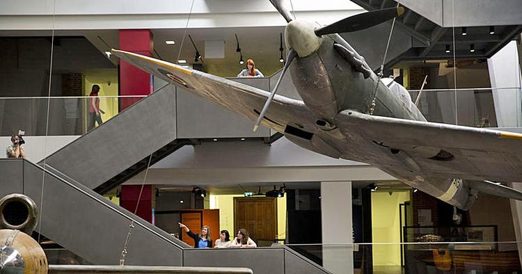 Genåbning. Den seneste ommøblering af det enorme krigsmuseum i London fandt sted i 1980'erne. 