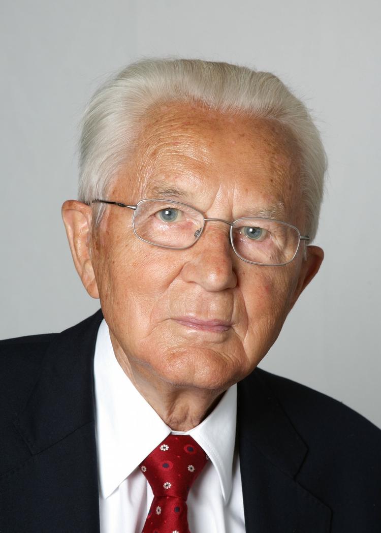 Død. Carl Albrecht efterlader sig en formue på 25,9 milliarder dollar. 