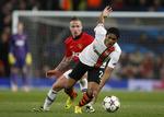 Strejke. Douglas Costa er en af de seks Shakhtar Donetsk-spillere, der har nægtet at rejse tilbage til den østukrainske region på grund af den konliktfyldte situation i området. 