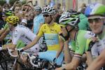 Italienske Tour de France-konge Vincenzo Nibali (Astana) måtte slippe Thibaut Pinots hjul. 