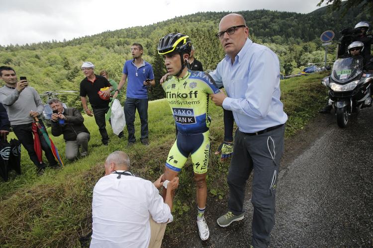 Styrt. Bjarne Riss' stjerne spanske Alberto Contador kommer heller ikke med til Vueltaen, efter at han  styrtede på en etape af Tour de France. 