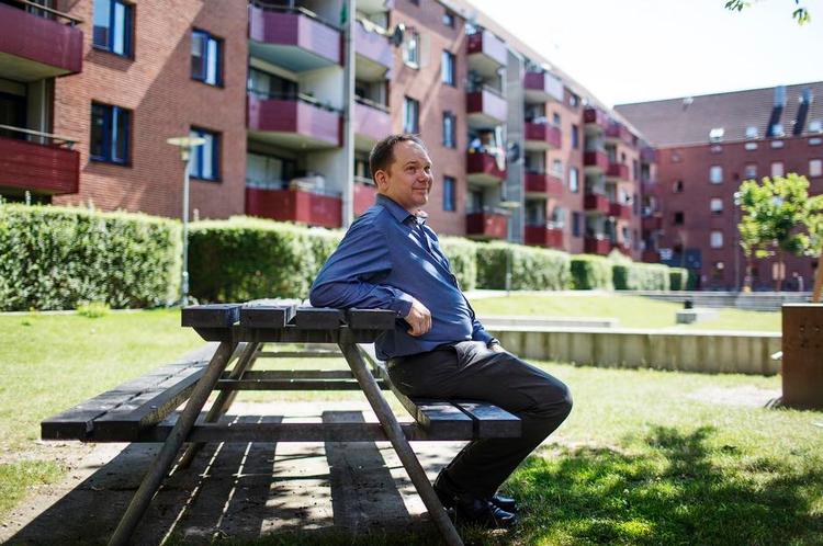 Bureaukratisk mareridt. »Nu gør jeg det på deres måde«, siger en resigneret og forundret Kim Kiilerich, 37 år, om jobcentrets krav. 