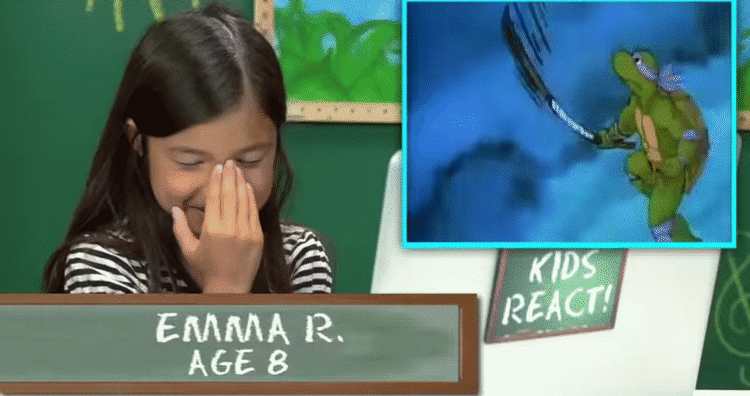 FACEPALM. Emma på 8 reagerer på de gammeldaws Teenage Mutant Ninja Turtles i anledning af, at Hollywood forsøger at sparke serien i gang igen med en ny film. (Foto: Screenshot/YouTube) 