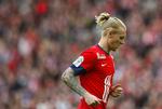 målscorer. Simon Kjær var på nærmeste hold vidne til et angreb fra tilskuere mod israelske spillere i en testkamp i Østrig. 