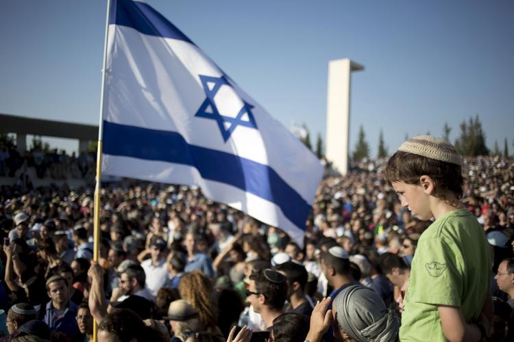 Internationalt. Tre israelske drenge blev dræbt og først fundet efter 18 dages eftersøgning. Det udløste den igangværende konflikt mellem Israel og Gaza. 