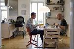Ventetid. Det var »stenet« at have en barnevogn stående i stuen, en måned før de blev forældre, fortæller Rasmus (tv.) og Thomas. 