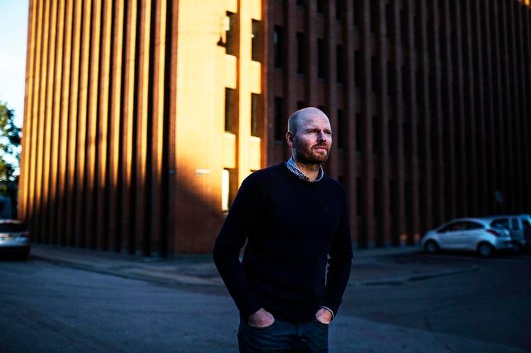 Whistleblower. Det var tidligere jurist i Arbejdsskadestyrelsen Hans Bøgesvang Riis, der stod frem i Politiken og fortalte om tvivlsomme afgørelser og manglende faglighed i styrelsen. 