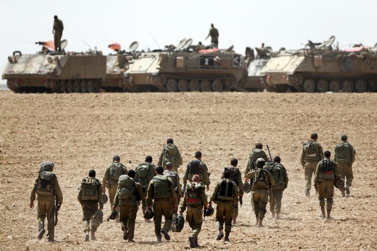 militærtjeneste. Langt størstedelen af danskerne i den israelske hær er både statsborgere i Danmark og i Israel, og de er »primært jøder«. 