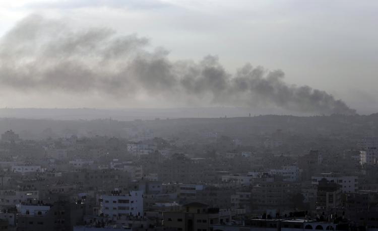 Trist. En røgsøjle lå over Gaza i går morges. Og mon ikke der kommer flere nedslag i Gaza i dag, da Hamas tilsyneladende ikke har lyst til mere våbenhvile lige nu. 