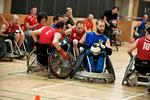 intenst. Kørestolsrugby er en kontaktsport, hvor stolene konstant brager ind i hinanden. Men fysisk kontakt mellem spillerne er forbudt. Billledet er fra en af gårsdagens to danske træningskampe mod Sverige. 