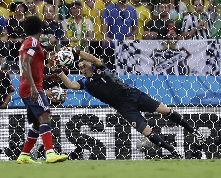 succes. David Ospina redder et brasiliansk forsøg i Colombias kvartfinale mod VM-værterne. 