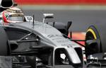Moorkraft. Det er ikke Johnnie Walker, men derimod den danske formel 1-kører Kevin Magnussen, der gemmer sig bag hjelmen på dette billede fra dagens ungarnske grand prix, hvor danskeren blev nummer 12.. 