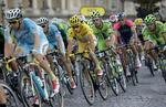 Opløb. Italienske Vincenzo Nibal i gult vinder årets Tour de France. 