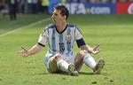 Anklaget. 27-årige Lionel Messi er anklaget for i samarbejde med sin far, Jorge Horacio Messi, at have begået skattesvindel for 4,1 millioner euro, cirka 30 millioner kroner, fra 2007 til 2009. 